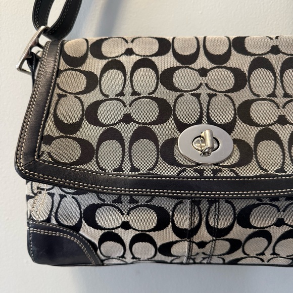 Y2K Coach Hampton Social Signature Flap Shoulder Bag - Picture 2 of 16